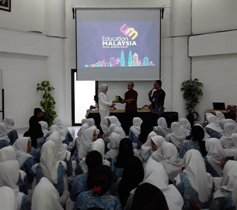sosialisasi edu malaysia